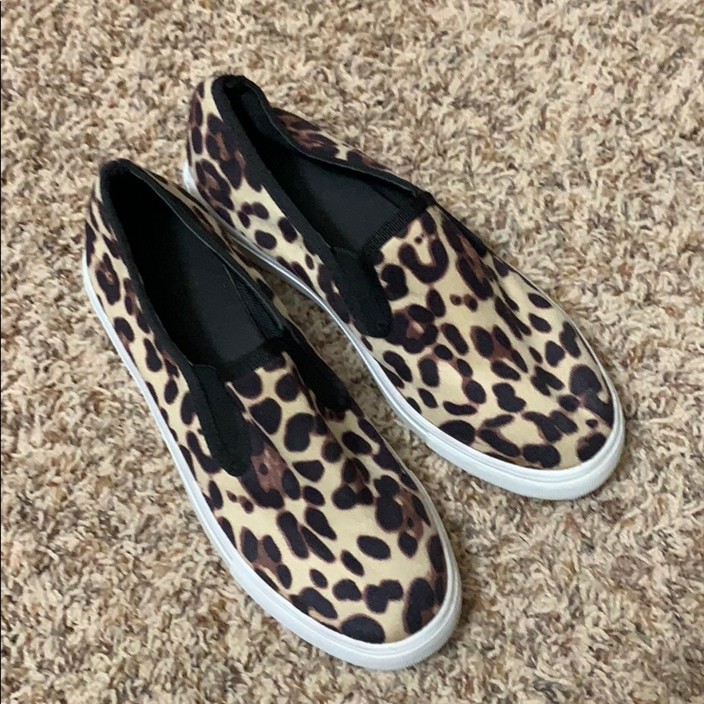 NWOT boutique leopard shoes